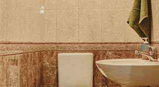 Хостел Hostel Solnechniy Симферополь Спальное место на двухъярусной кровати в общем номере для мужчин и женщин с 10 кроватями-3