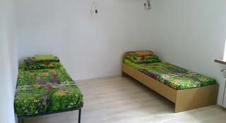 Хостел Hostel Solnechniy Симферополь Односпальная кровать в общем номере для мужчин и женщин-4