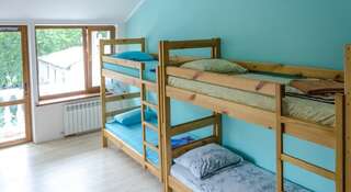Хостел Hostel Solnechniy Симферополь Двухъярусная кровать в общем номере для мужчин и женщин с 6 кроватями-3