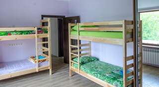 Хостел Hostel Solnechniy Симферополь Кровать в общем четырехместном номере для женщин-13