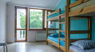 Хостел Hostel Solnechniy Симферополь Двухъярусная кровать в общем номере для мужчин и женщин с 6 кроватями-8