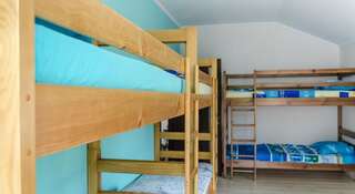 Хостел Hostel Solnechniy Симферополь Двухъярусная кровать в общем номере для мужчин и женщин с 6 кроватями-9