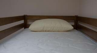 Хостел Hostel Solnechniy Симферополь Спальное место на двухъярусной кровати в восьместном общем номере для мужчин и женщин-3