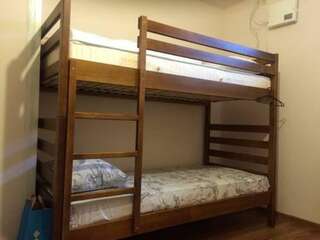 Хостел Hostel Solnechniy Симферополь Двухъярусная кровать в общем номере для мужчин и женщин с 4 кроватями-4