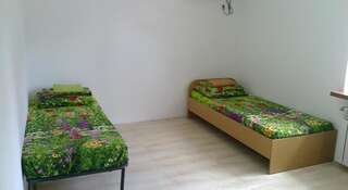 Хостел Hostel Solnechniy Симферополь Односпальная кровать в общем номере для мужчин и женщин-2
