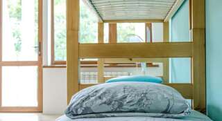 Хостел Hostel Solnechniy Симферополь Двухъярусная кровать в общем номере для мужчин и женщин с 6 кроватями-2