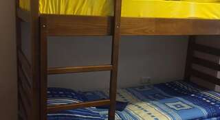 Хостел Hostel Solnechniy Симферополь Спальное место на двухъярусной кровати в восьместном общем номере для мужчин и женщин-4