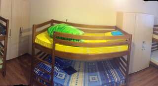 Хостел Hostel Solnechniy Симферополь Спальное место на двухъярусной кровати в восьместном общем номере для мужчин и женщин-7
