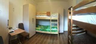 Хостел Hostel Solnechniy Симферополь Двухъярусная кровать в общем номере для мужчин и женщин с 4 кроватями-6